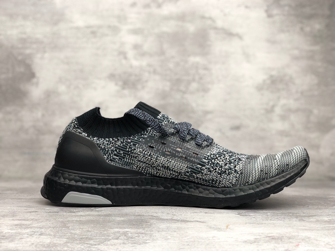 UB米花袜子鞋 Adidas Ultra Boost Uncaged LTD Triple Black BB4679尺码：40 40.5 41 42 42.5 43 44 44.5 45 46