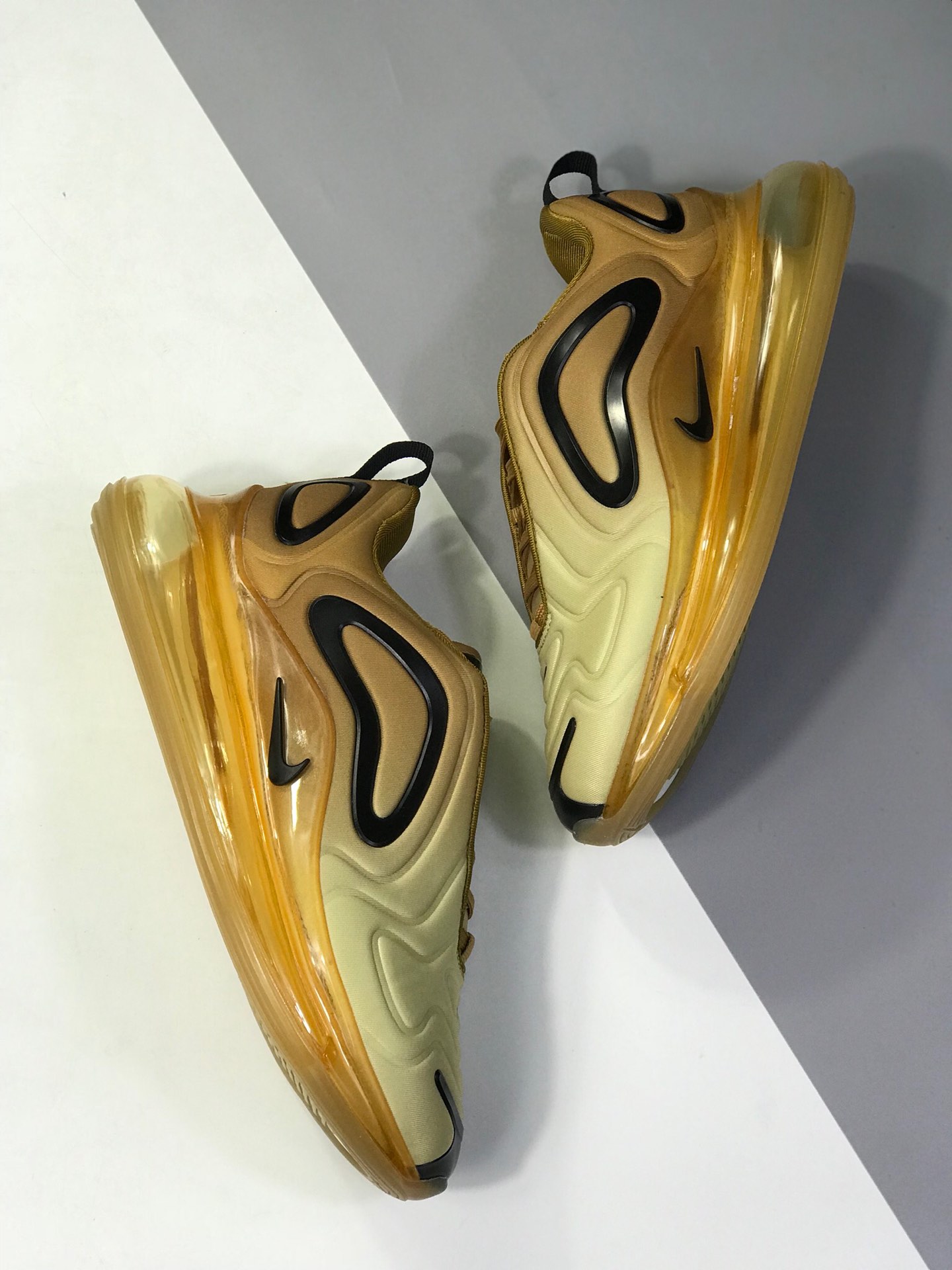 180纯原版 正确包装 耐克 Nike Air Max 720 天眼 气垫部分的全新升级  AO2924-400