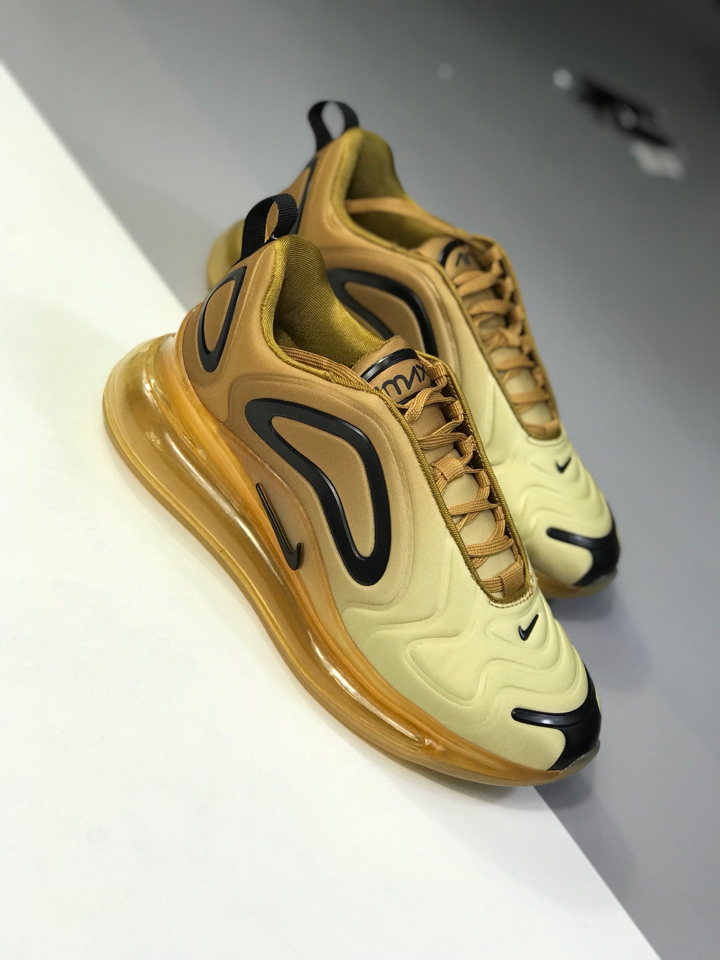 180纯原版 正确包装 耐克 Nike Air Max 720 天眼 气垫部分的全新升级  AO2924-400