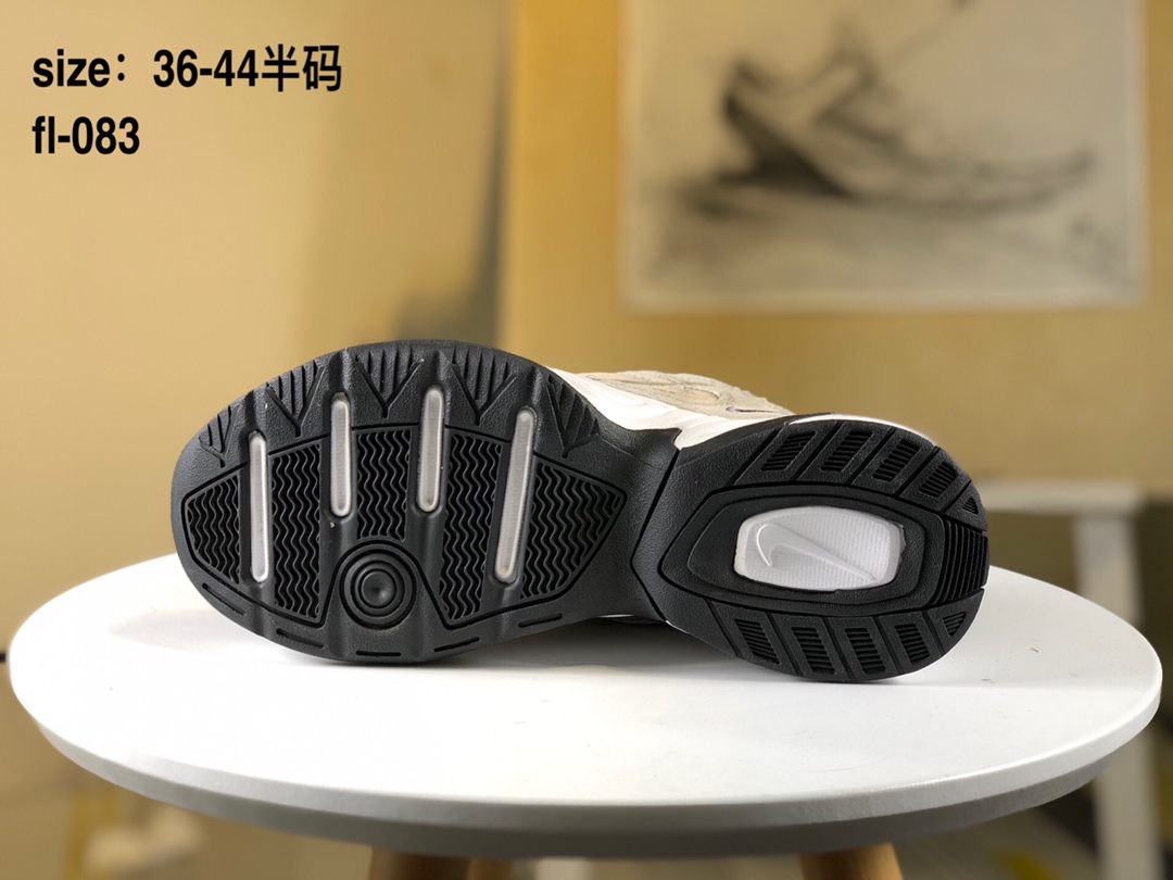 Nike/耐吉M2K Tekno香蕉黄亮彩扎染复古休闲老爹鞋 融合了原款的精髓并赋予了它“粗重厚实”的外观一种现代感，轮廓造型格外的复古，同时也有极高的辨识度。官方货号#AO3108-009 PCSIZE:36 36.5 37.5 38 38.5 39 40 40.5 41 42 42.5 43 44 45