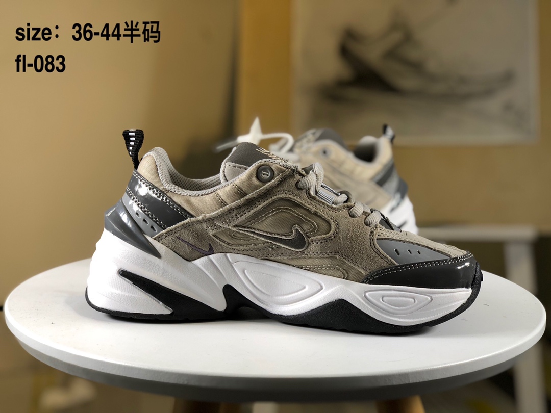 Nike/耐吉M2K Tekno香蕉黄亮彩扎染复古休闲老爹鞋 融合了原款的精髓并赋予了它“粗重厚实”的外观一种现代感，轮廓造型格外的复古，同时也有极高的辨识度。官方货号#AO3108-009 PCSIZE:36 36.5 37.5 38 38.5 39 40 40.5 41 42 42.5 43 44 45