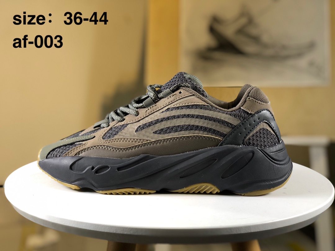 Yeezy 700 v2 ”Static” EF2829   货号，EF2829