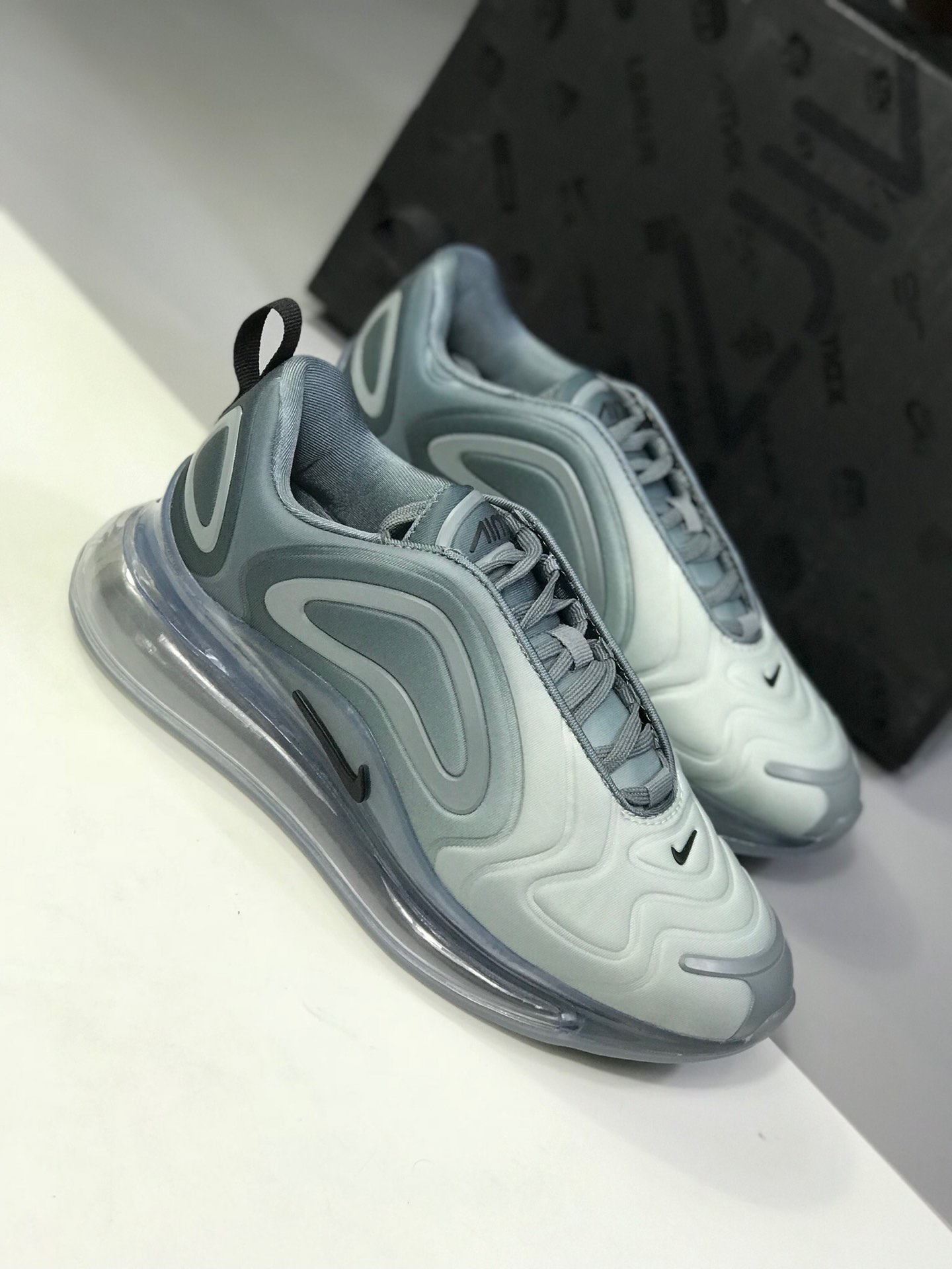 180目前最顶级720 司级小潘底 耐克 Nike Air Max 720 天眼 气垫部分的全新升级 采用全掌一体式设计