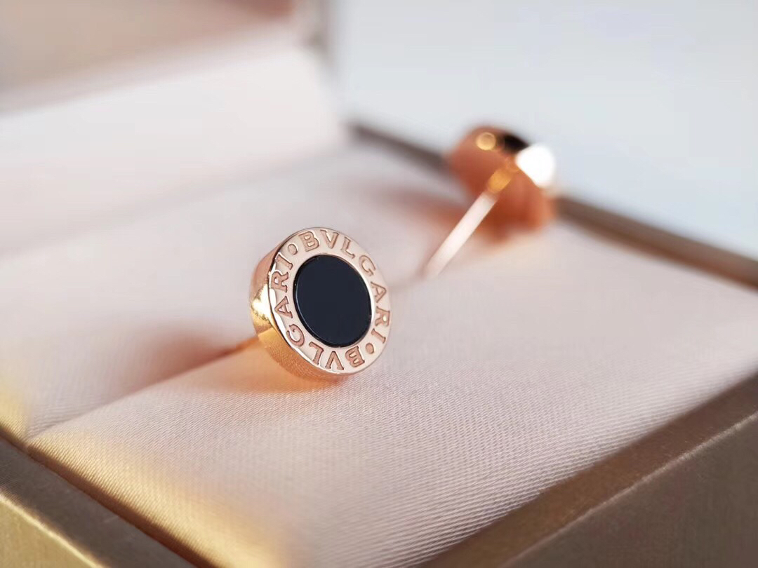 Bvlgari BV黑白天然石宝格丽耳钉 最新版工艺 电镀升级 从品牌的罗马根源文化与 的优雅结合