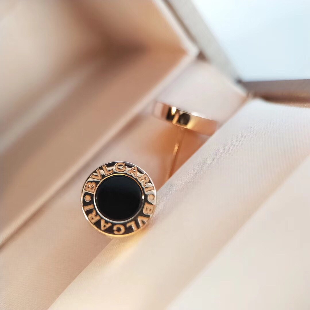Bvlgari BV黑白天然石宝格丽耳钉 最新版工艺 电镀升级 从品牌的罗马根源文化与 的优雅结合