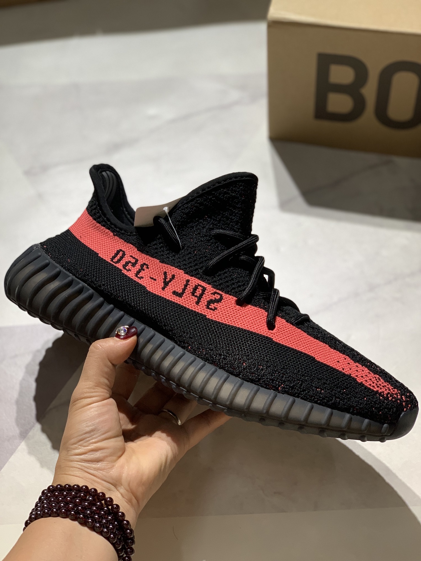 原厂巴斯夫真爆Adidas Yeezy Boost 350 V2 椰子 
Size：36 36.5 37 38 38.5 39 40 40.5 41 42 42.5 43 44 44.5 45