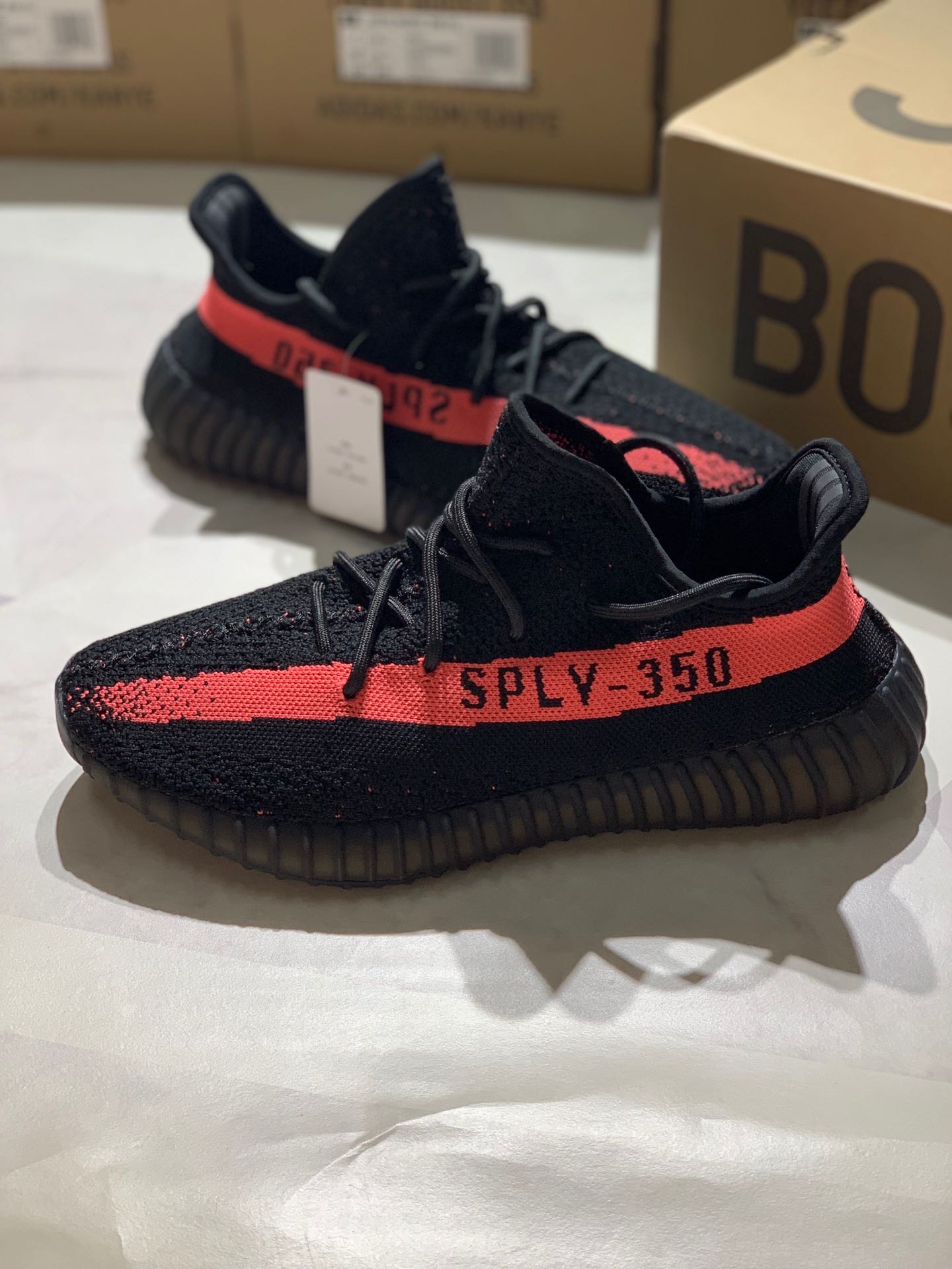 原厂巴斯夫真爆Adidas Yeezy Boost 350 V2 椰子 
Size：36 36.5 37 38 38.5 39 40 40.5 41 42 42.5 43 44 44.5 45