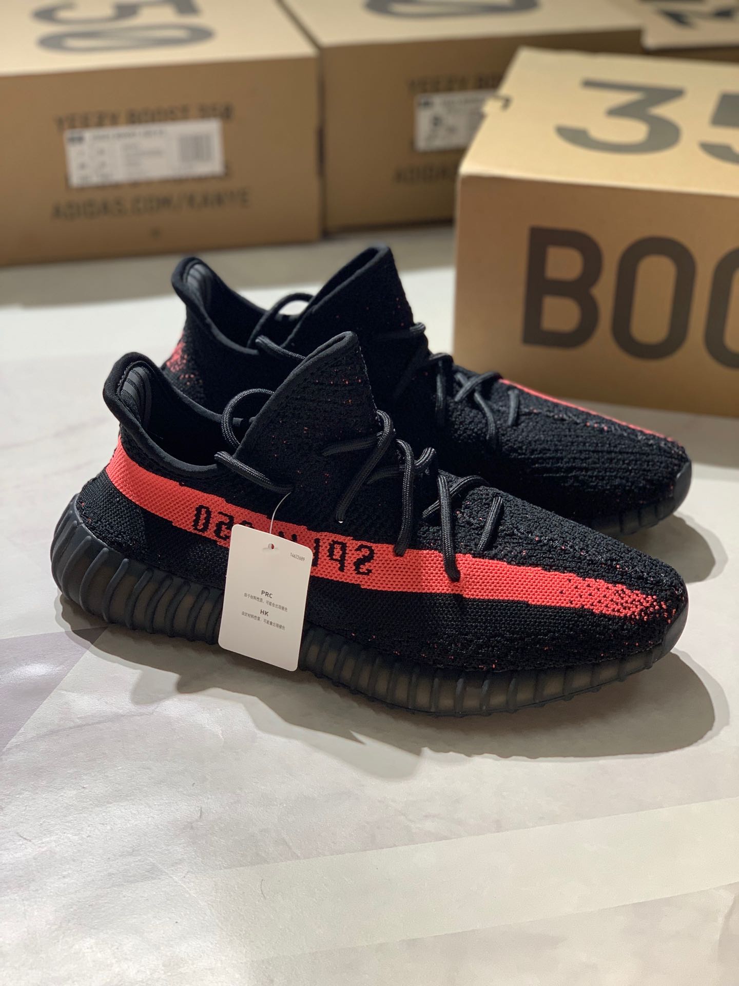 原厂巴斯夫真爆Adidas Yeezy Boost 350 V2 椰子 
Size：36 36.5 37 38 38.5 39 40 40.5 41 42 42.5 43 44 44.5 45