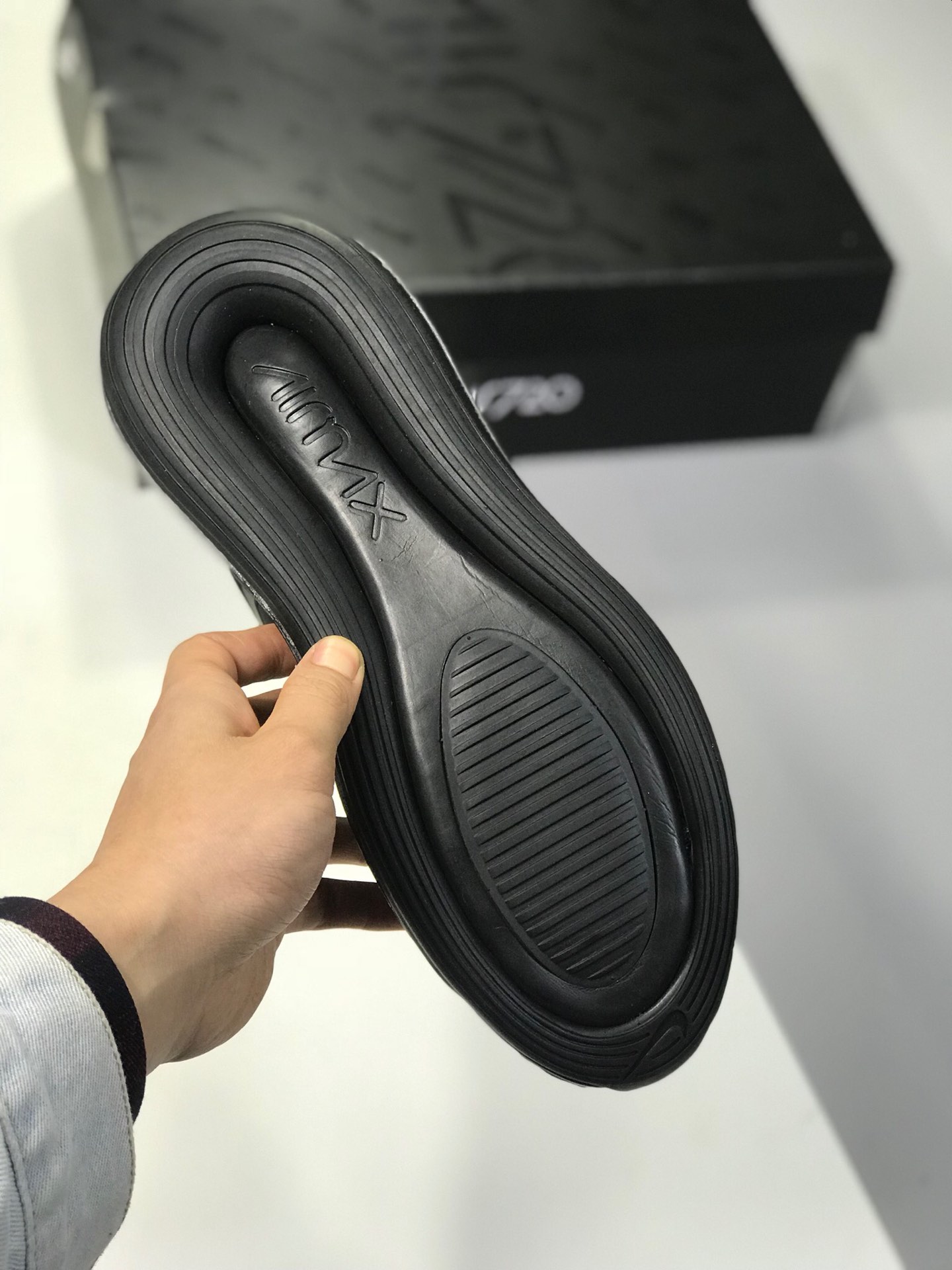 180目前最顶级720 司级小潘底 耐克 Nike Air Max 720 天眼 气垫部分的全新升级 采用全掌一体式设计