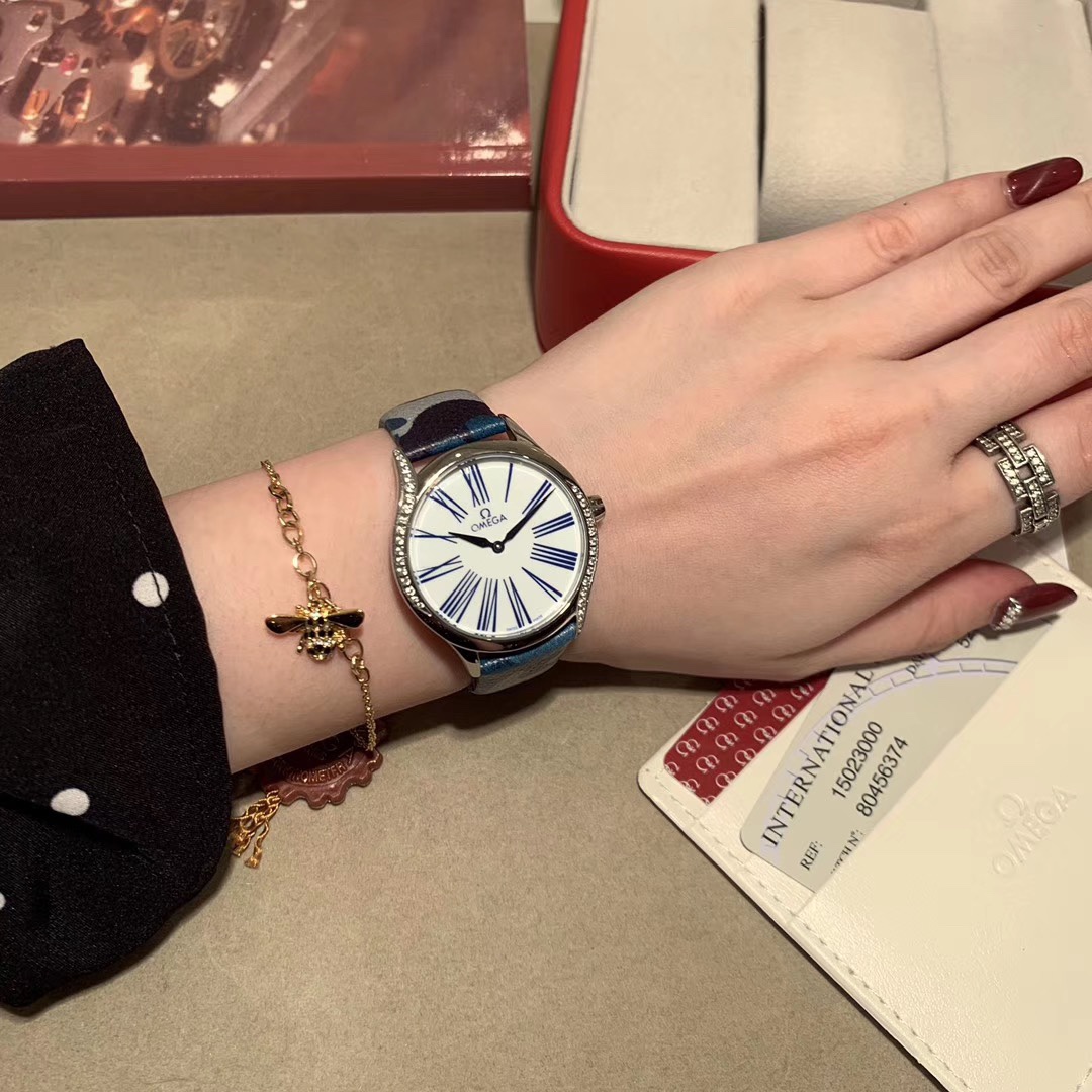Omega 欧米茄-OMEGA 将华丽与 融合 创造出惊艳巨作 大罗马时代 尺寸36mm 该款腕表备受女性喜爱