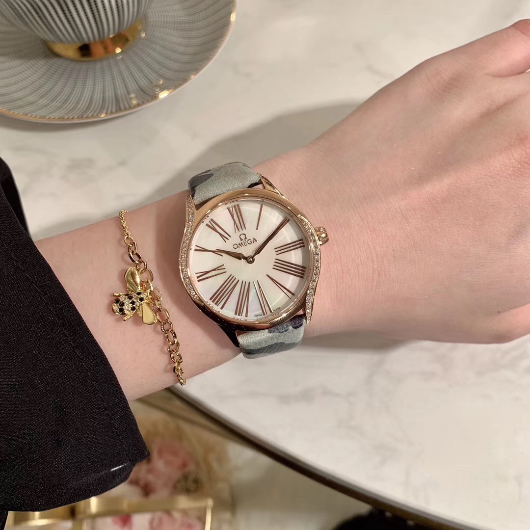 Omega 欧米茄-OMEGA 将华丽与 融合 创造出惊艳巨作 大罗马时代 尺寸36mm 该款腕表备受女性喜爱