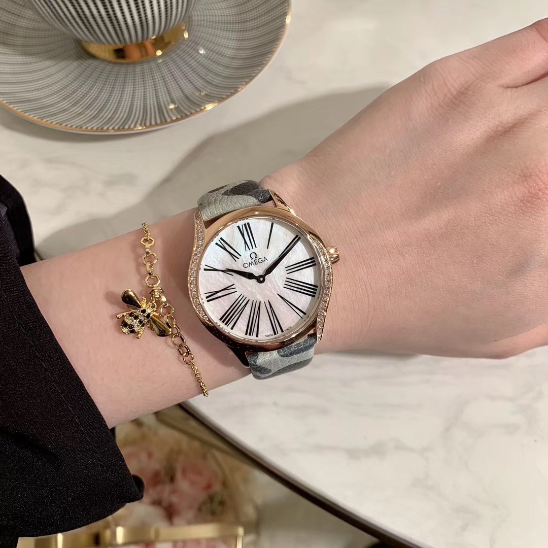 Omega 欧米茄-OMEGA 将华丽与 融合 创造出惊艳巨作 大罗马时代 尺寸36mm 该款腕表备受女性喜爱