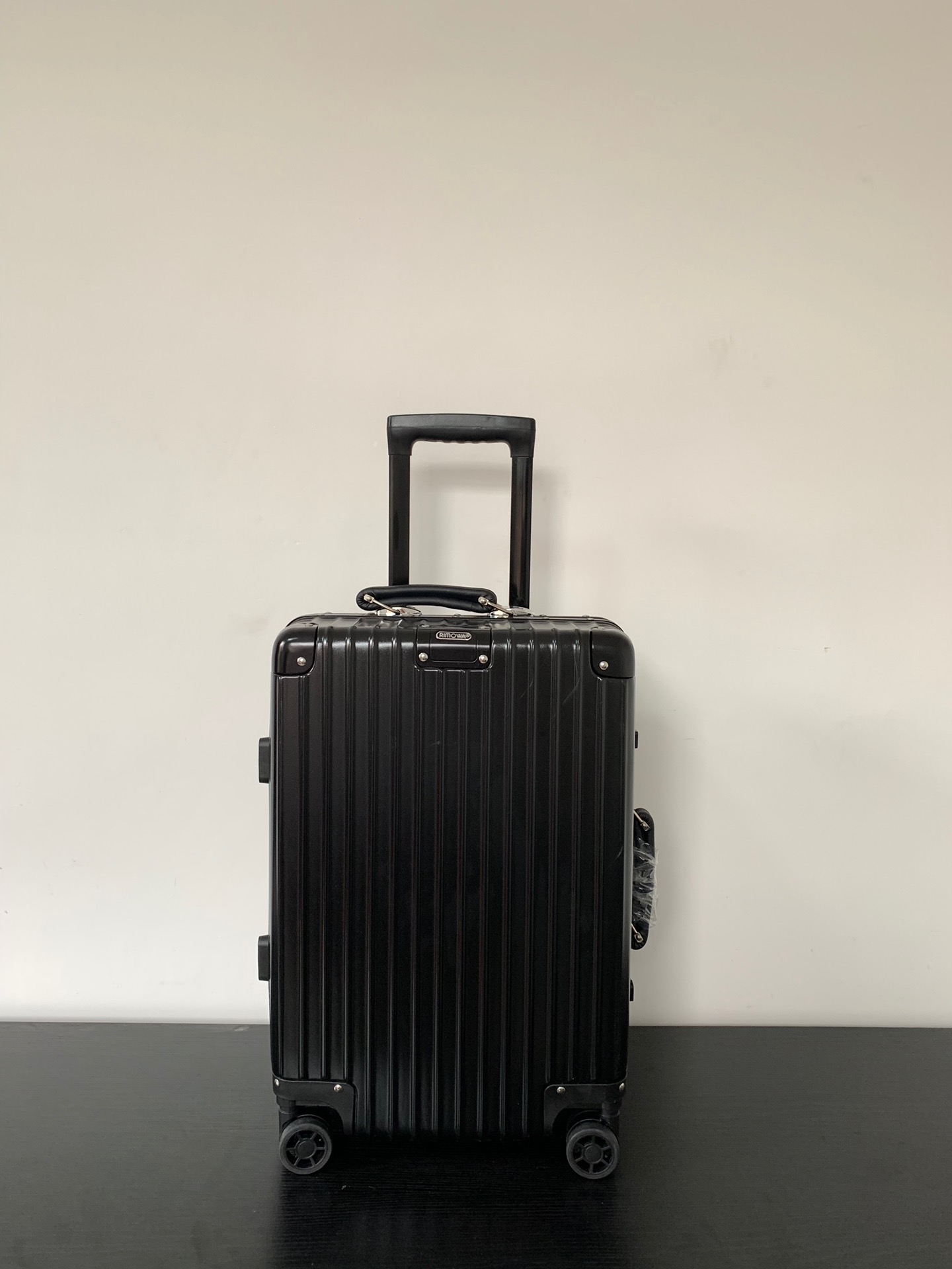 🇩🇪 Maleta de viaje retro, marco rígido con cerradura de clip, PC, cerradura TSA, ruedas multidireccionales, negro, pl…