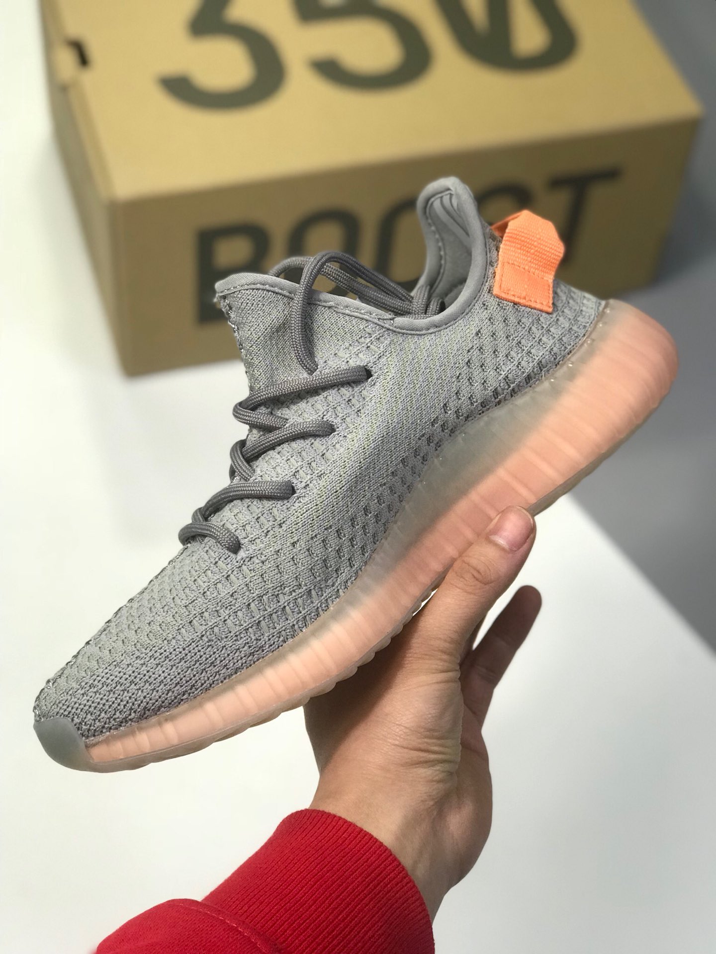 170。原价：200性价比巴斯夫 Adidas 阿迪达斯 Yeezy Boost 350V2 椰子 EG7492 欧洲限定配色