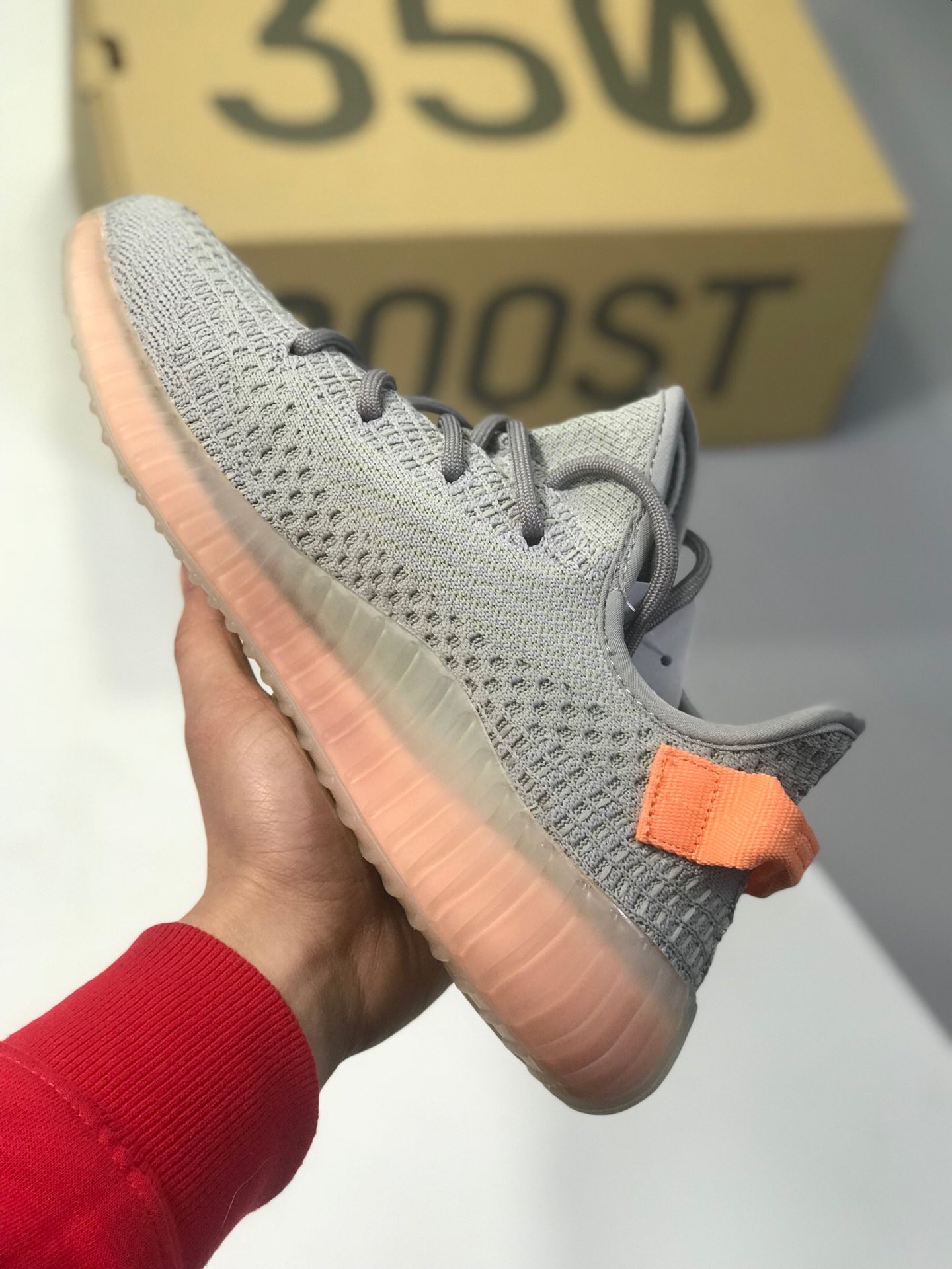 170。原价：200性价比巴斯夫 Adidas 阿迪达斯 Yeezy Boost 350V2 椰子 EG7492 欧洲限定配色