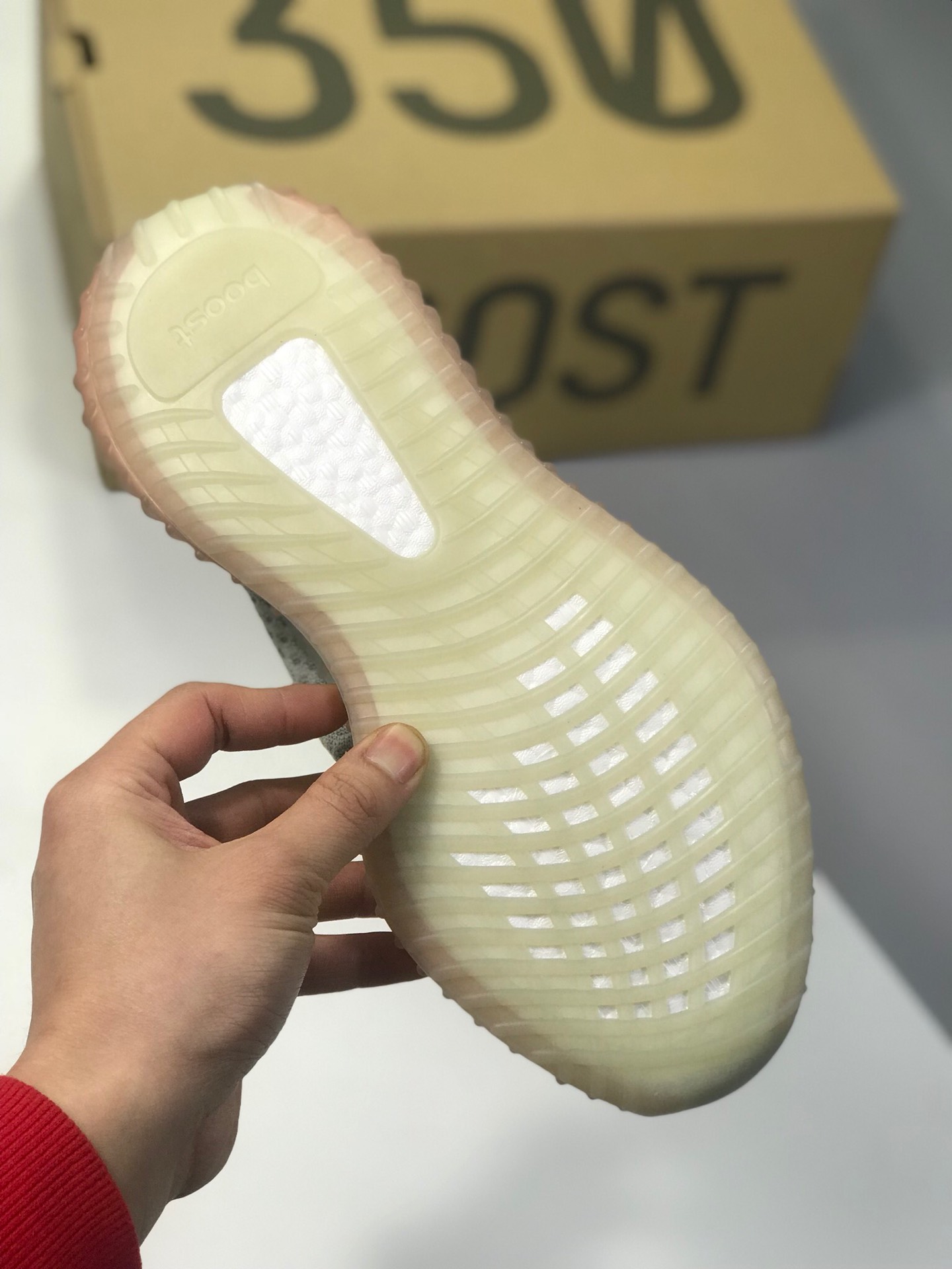 170。原价：200性价比巴斯夫 Adidas 阿迪达斯 Yeezy Boost 350V2 椰子 EG7492 欧洲限定配色