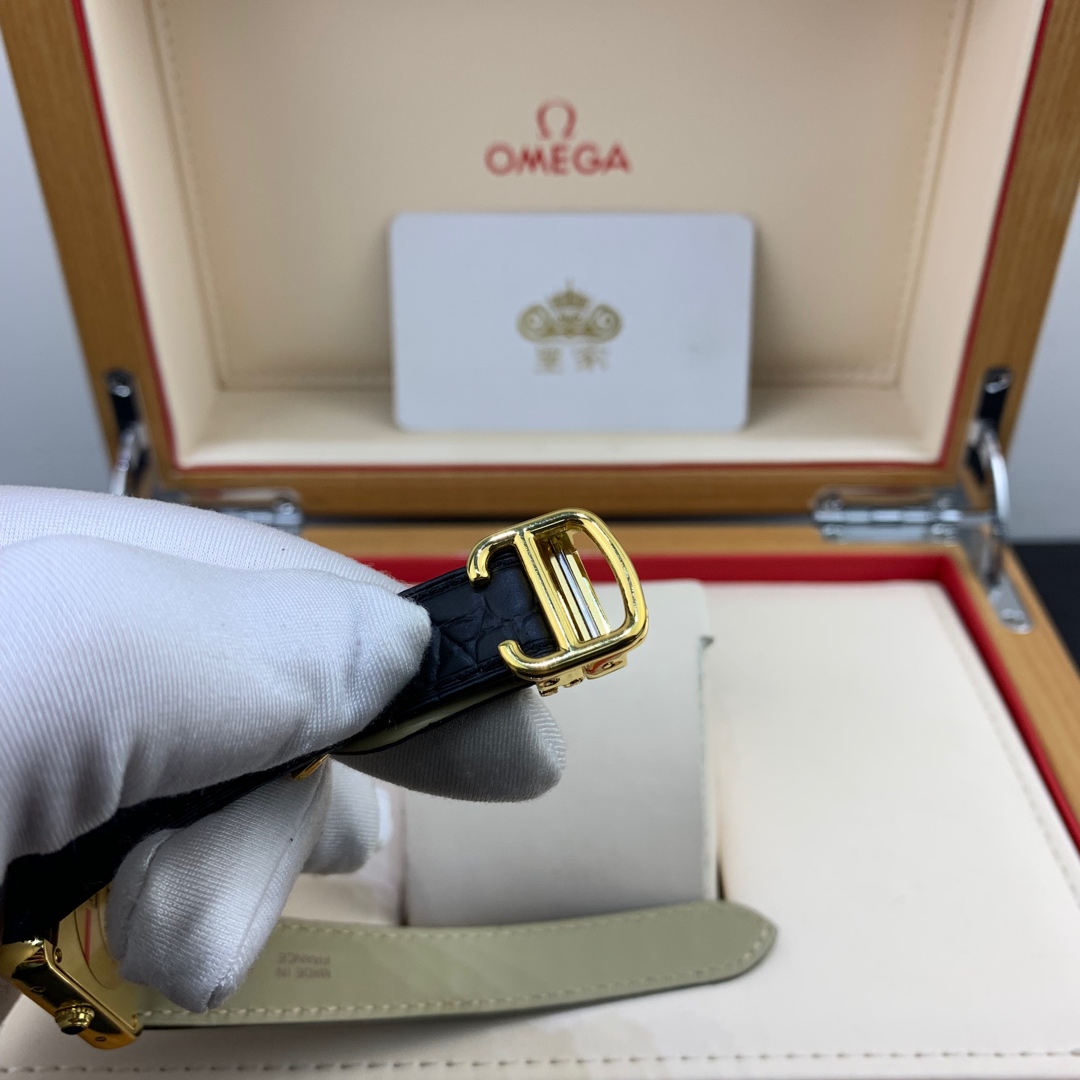 Cartier 皇家 卡地亚坦克女款腕表