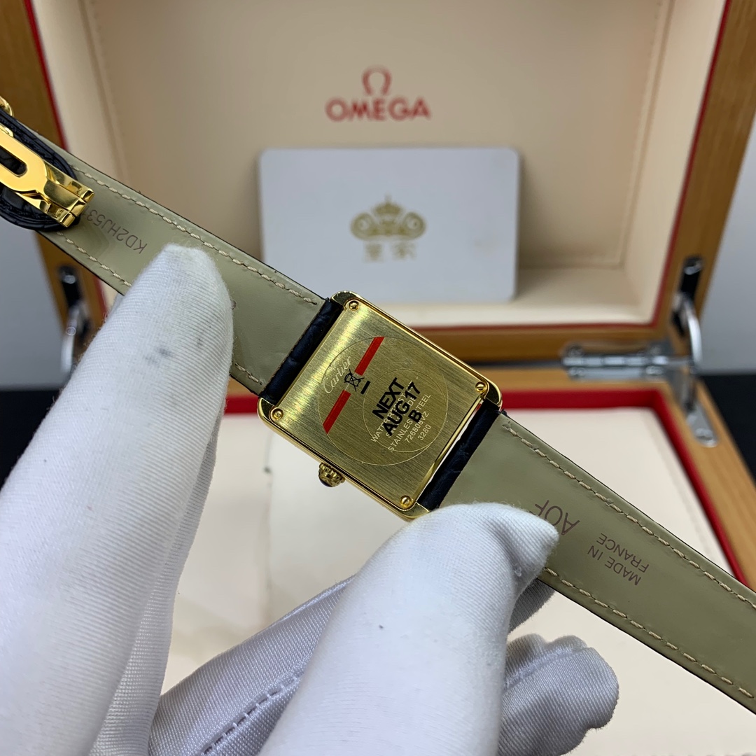 Cartier 皇家 卡地亚坦克女款腕表