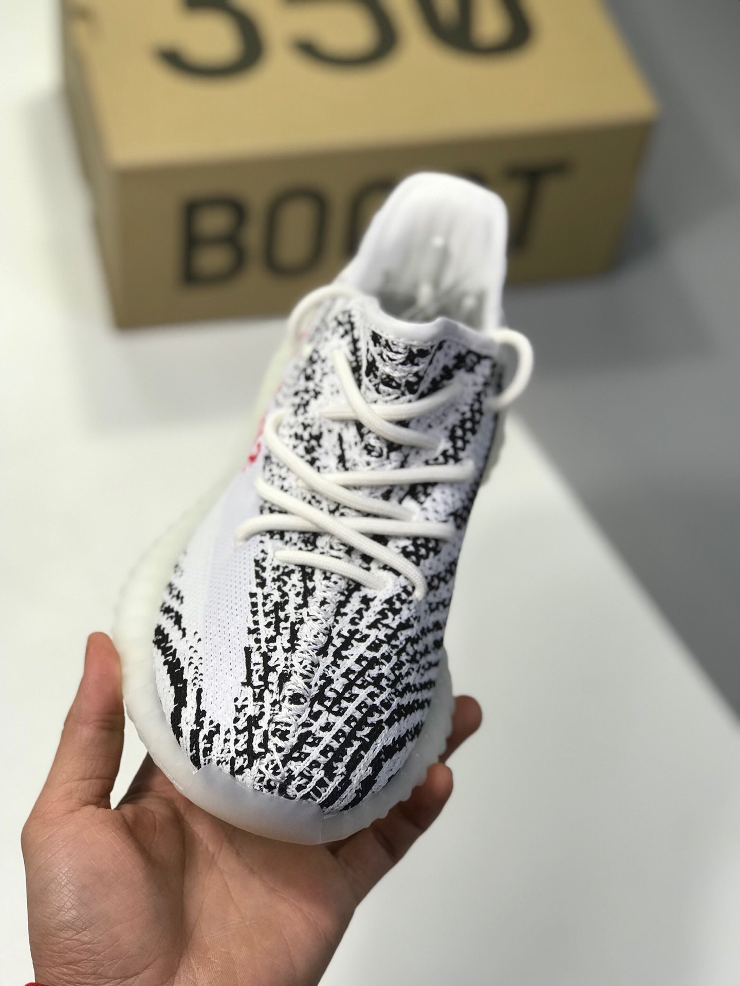 260最佳性价比OG纯原 小几率过验 大几率无法鉴定Adidas YEEZY 350 V2 白斑马官方发售配色 CP9654