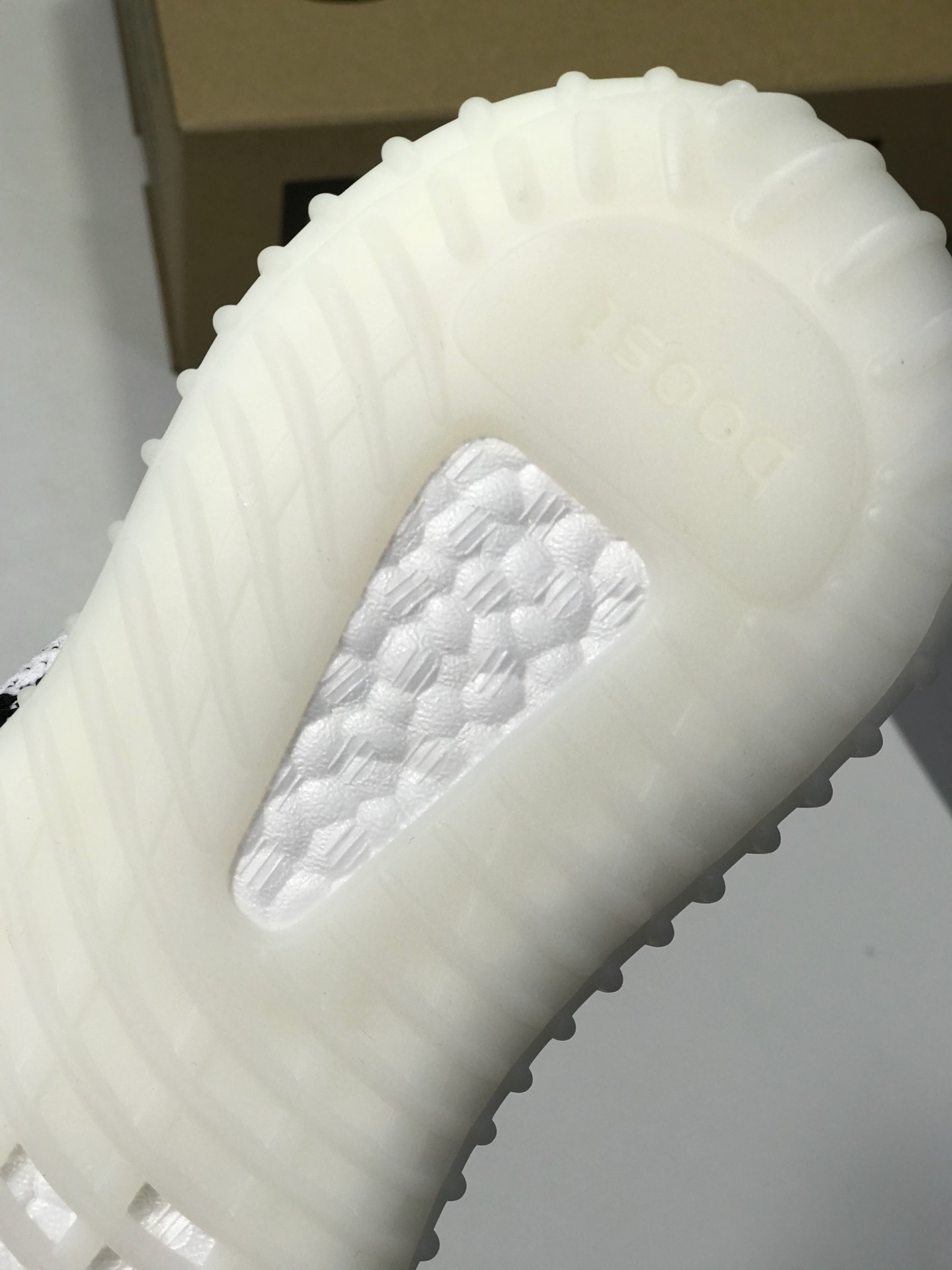 260最佳性价比OG纯原 小几率过验 大几率无法鉴定Adidas YEEZY 350 V2 白斑马官方发售配色 CP9654