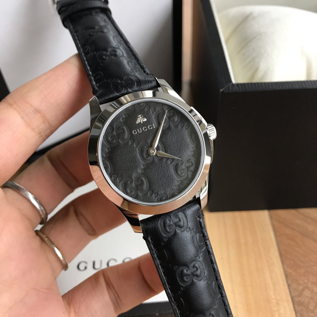 Lote Gucci G-TIMELES Modelo de cinturón de la serie Gucci, belleza de verano, ~ 38 mm de diámetro. Cristal de zafiro an…