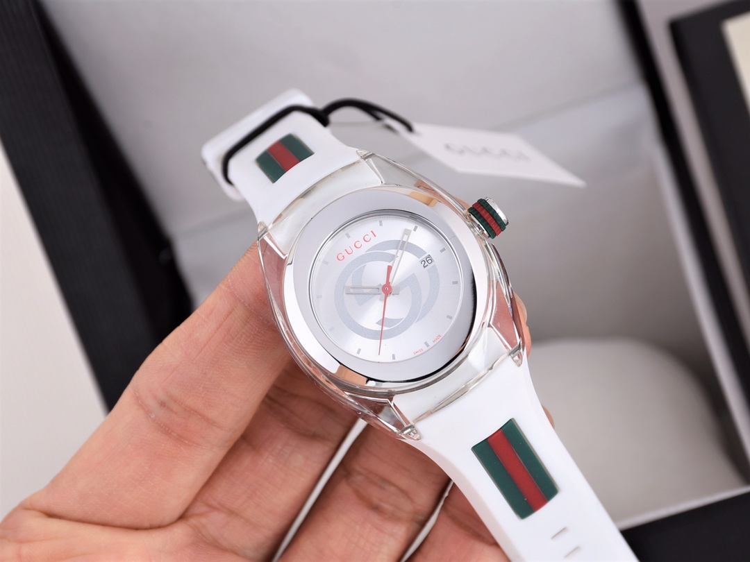 Gucci SYNC情侣款透明款石英表