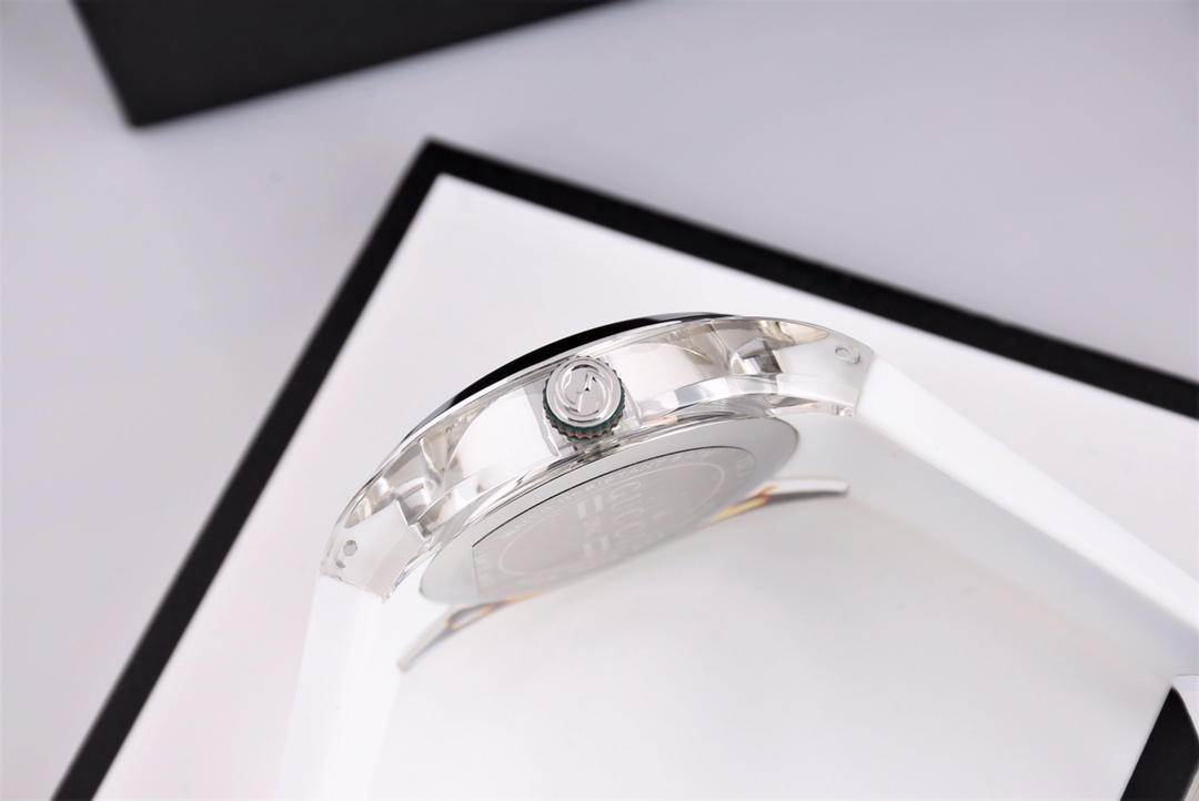 Gucci SYNC情侣款透明款石英表