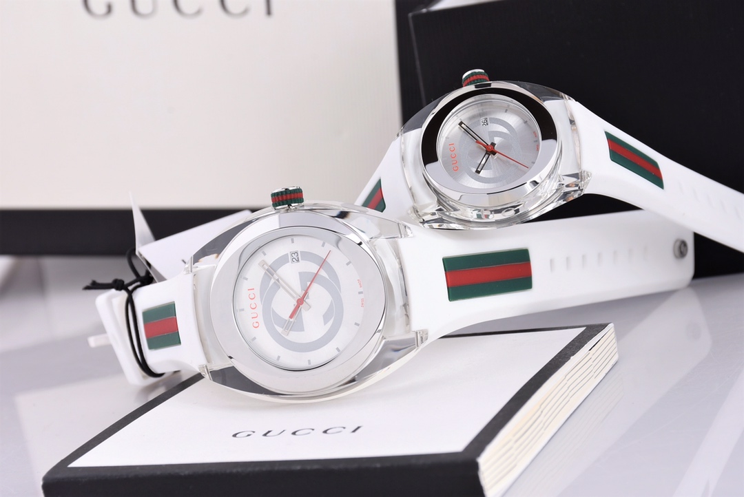 Gucci SYNC情侣款透明款石英表