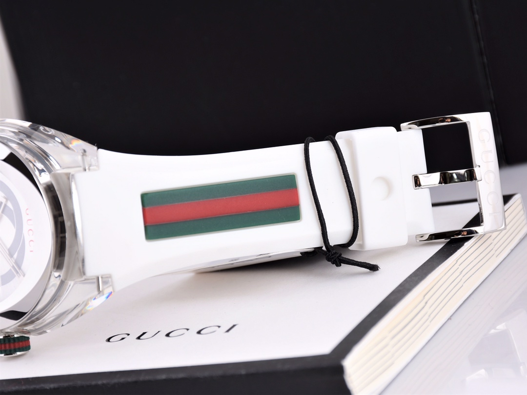 Gucci SYNC情侣款透明款石英表