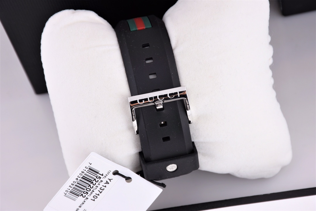 Gucci SYNC情侣款透明款石英表
