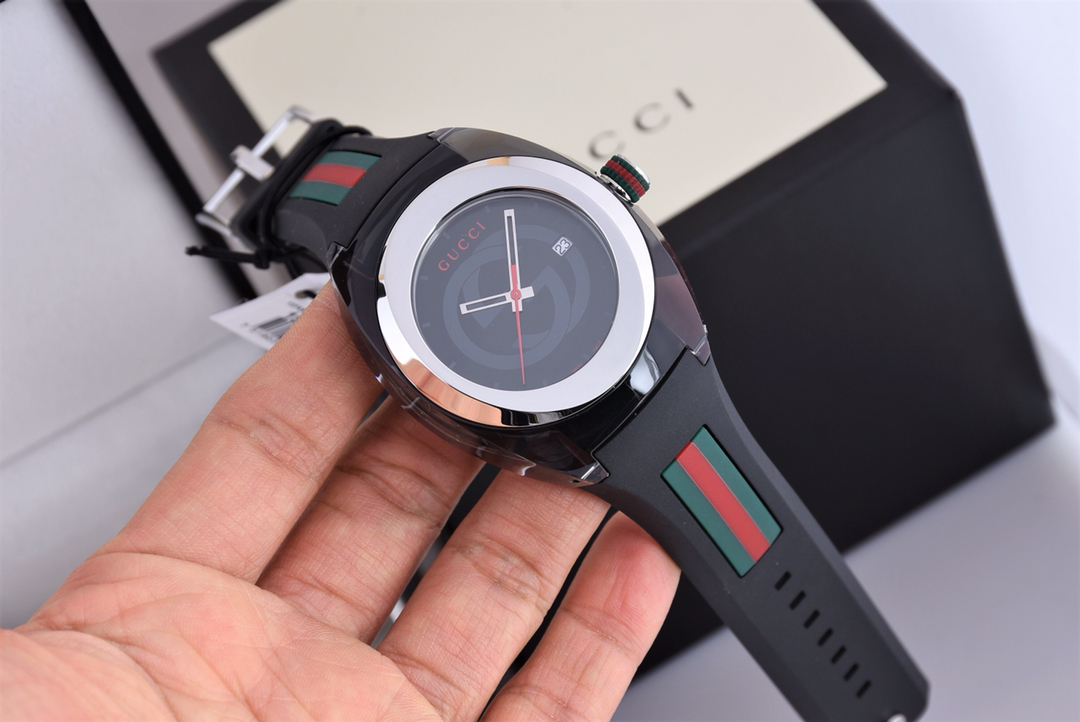 Gucci SYNC情侣款透明款石英表