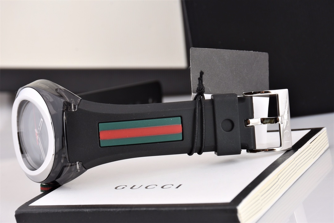 Gucci SYNC情侣款透明款石英表
