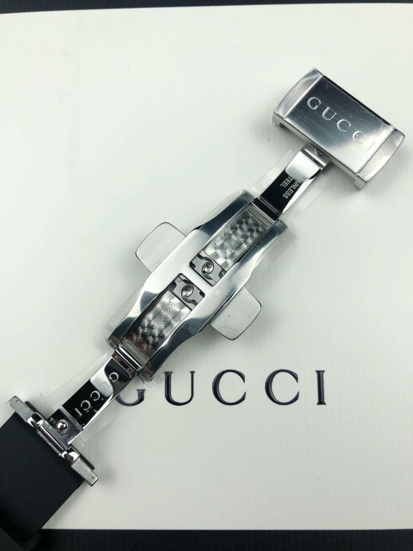 Gucchi 1680 Diving Watch: Stainless Steel, Tiger Head Pattern, Fluorescent Timescale - 图片 9