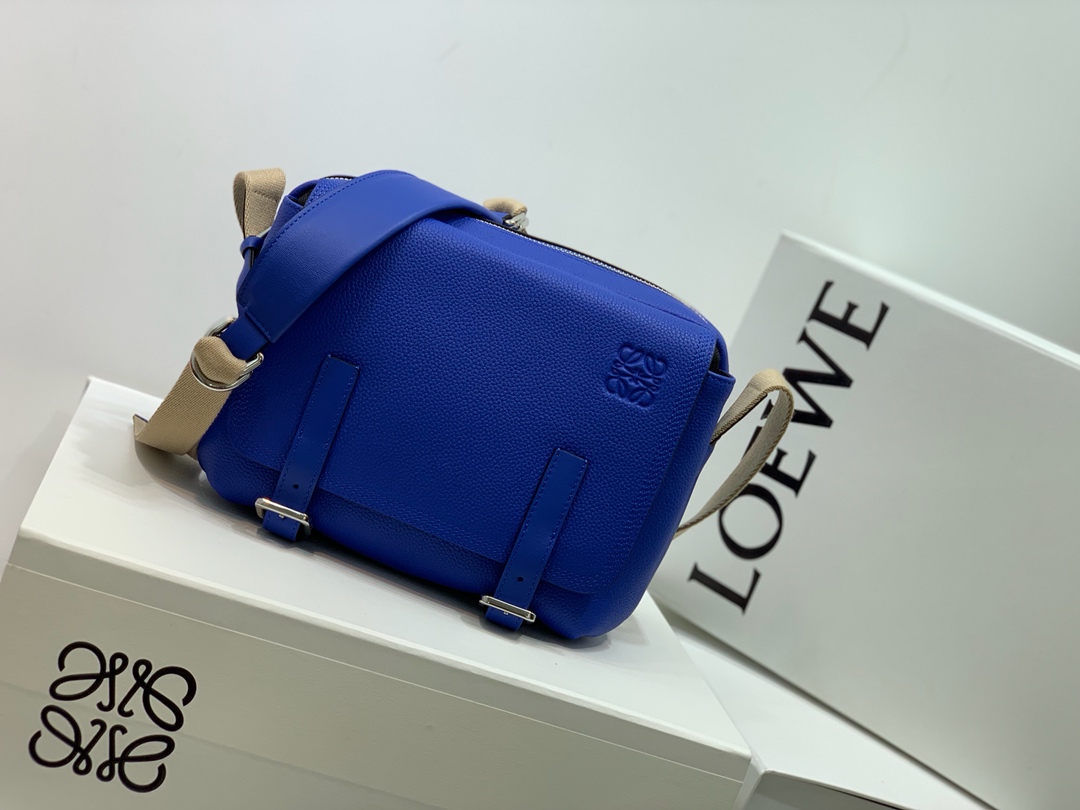 LOEWE罗意威 Military Messenger最新版信使包 0339蓝色