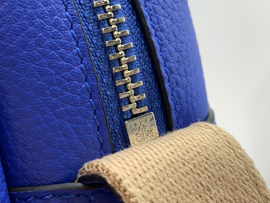 LOEWE罗意威 Military Messenger最新版信使包 0339蓝色