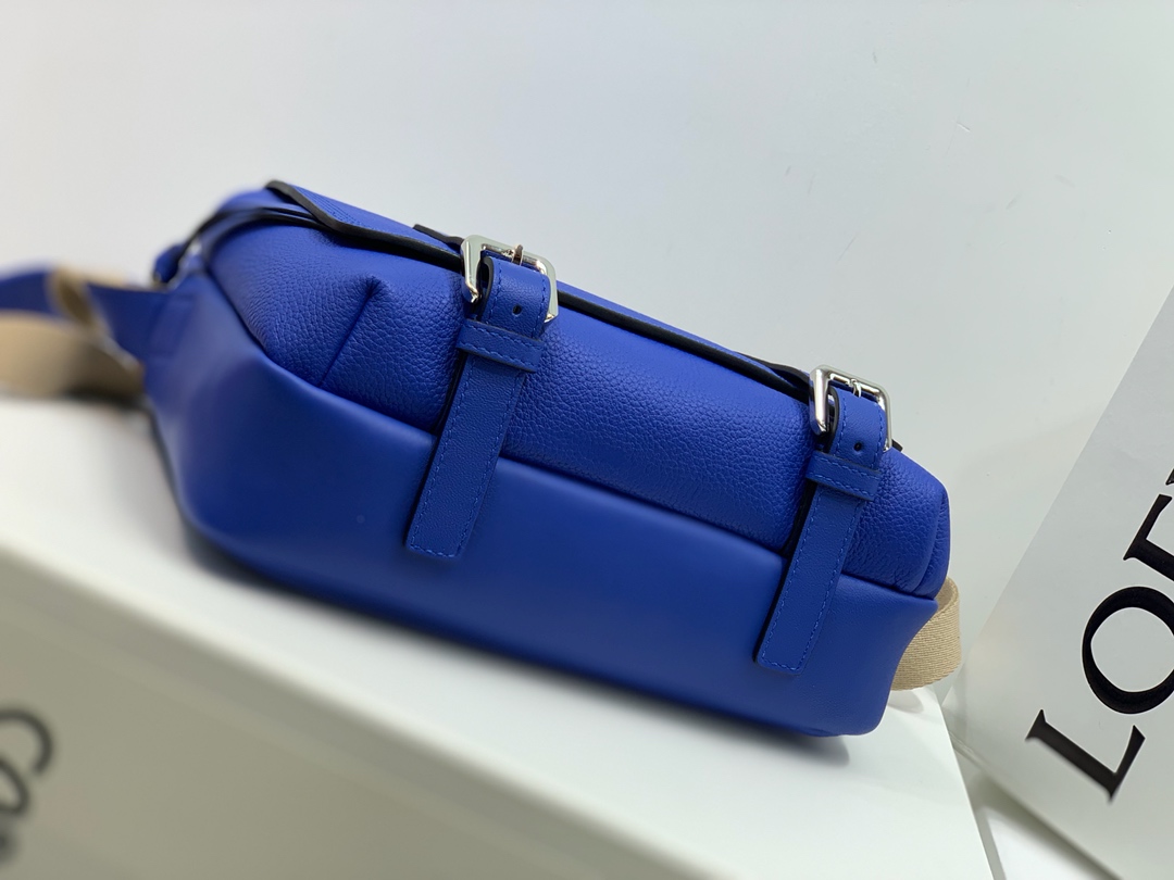 LOEWE罗意威 Military Messenger最新版信使包 0339蓝色