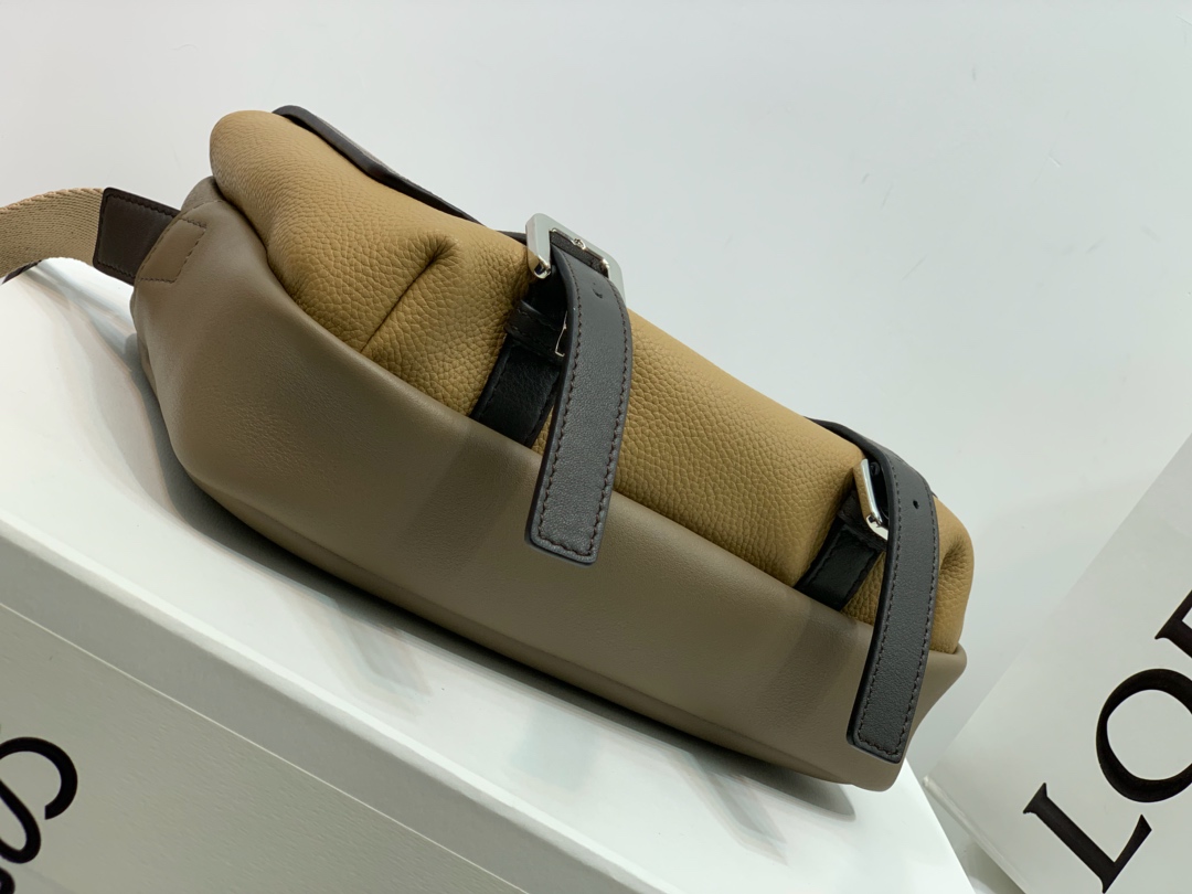 LOEWE罗意威 Military Messenger最新版信使包 0339绿色