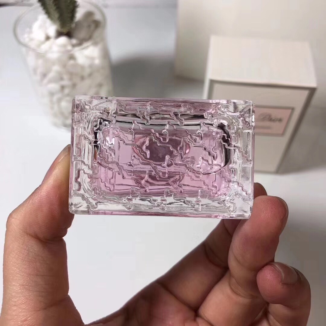 1553667297 3272696488 4