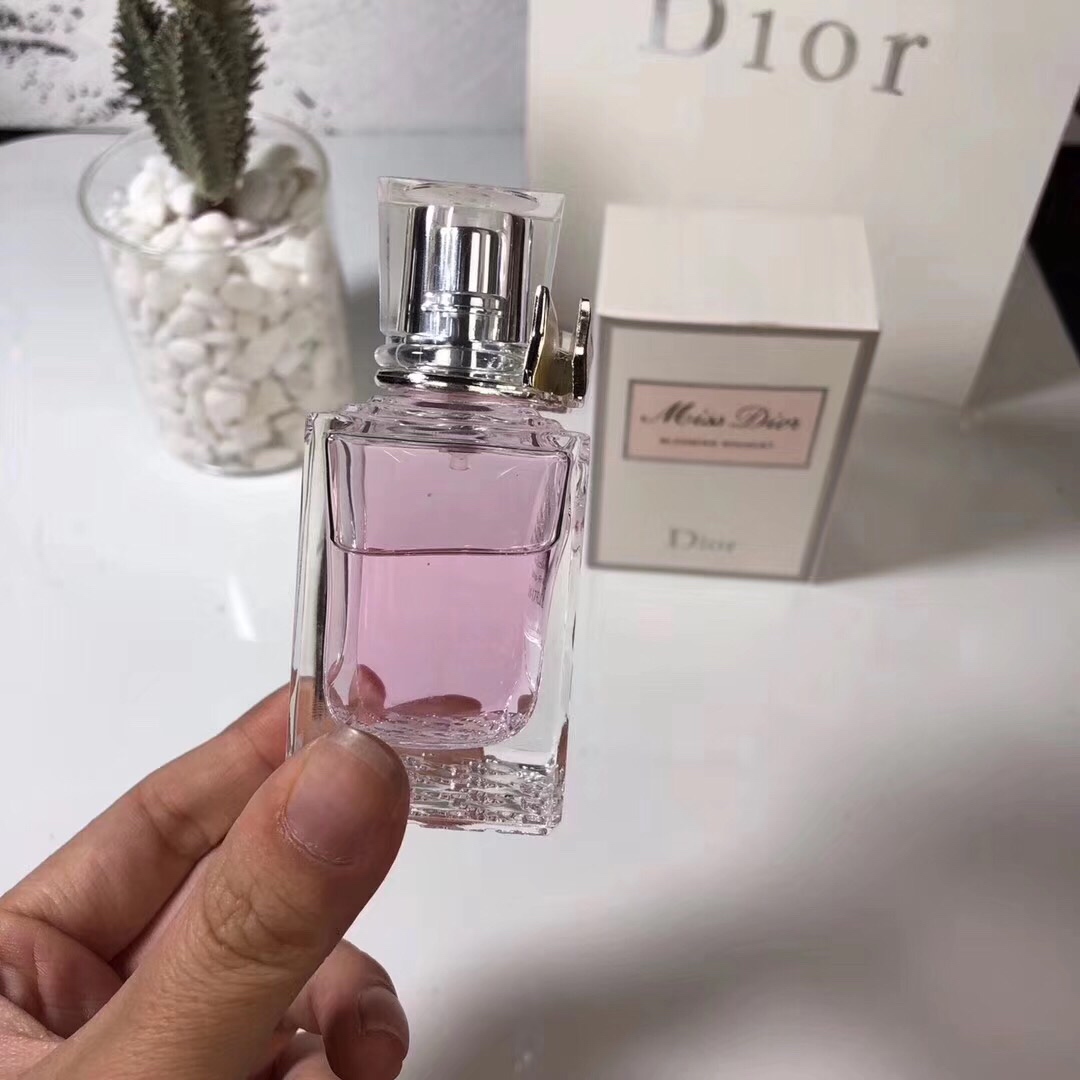 1553667297 49545553 3