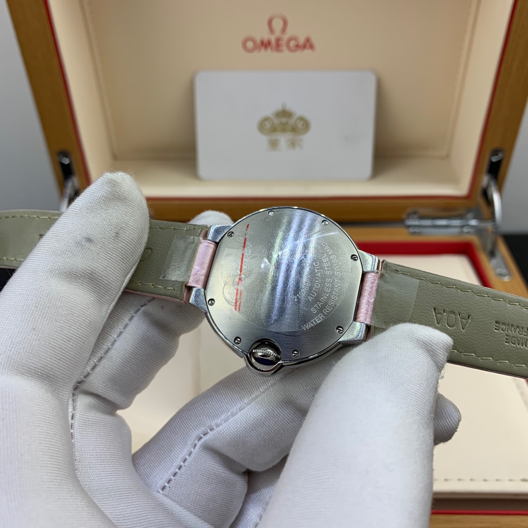 Cartier 皇家 卡地亚蓝气球系列36粉色表盘腕表女款