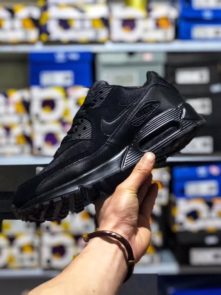 150 支持放店 本地取 <br />公司级真标半码真气垫头层材料 Nike Air Max90 Essential 原盒原标 平台代购指定版本 男鞋透气网面 气垫跑鞋。<br />40 40.5 41 42 42.5 43 44 44.5 45