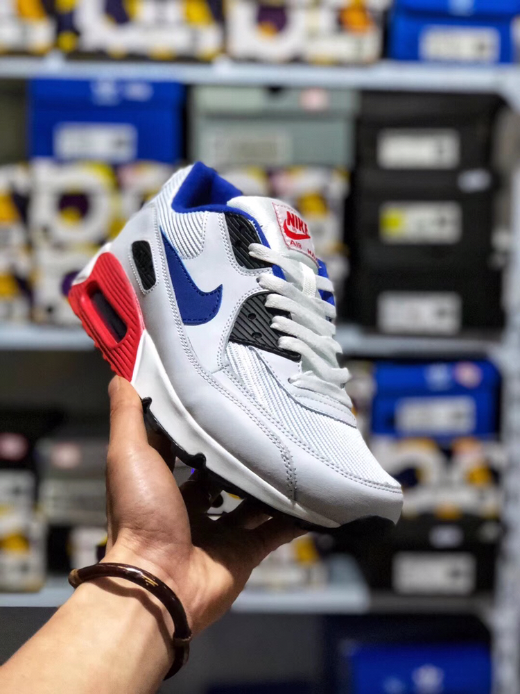 150  支持放店 本地取 <br />公司级真标半码真气垫头层材料 Nike Air Max90 Essential 原盒原标 平台代购指定版本 男鞋透气网面 气垫跑鞋。<br />40 40.5 41 42 42.5 43 44 44.5 45