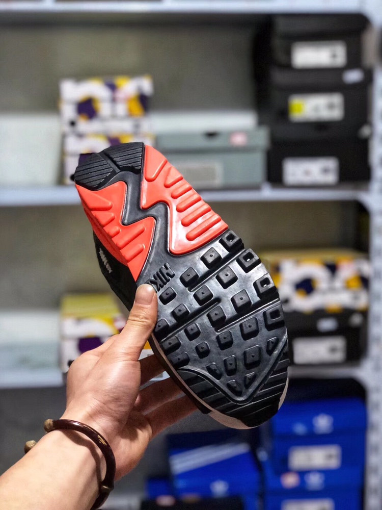 150  支持放店 本地取 <br />公司级真标半码真气垫头层材料 Nike Air Max90 Essential 原盒原标 平台代购指定版本 男鞋透气网面 气垫跑鞋。<br />40 40.5 41 42 42.5 43 44 44.5 45