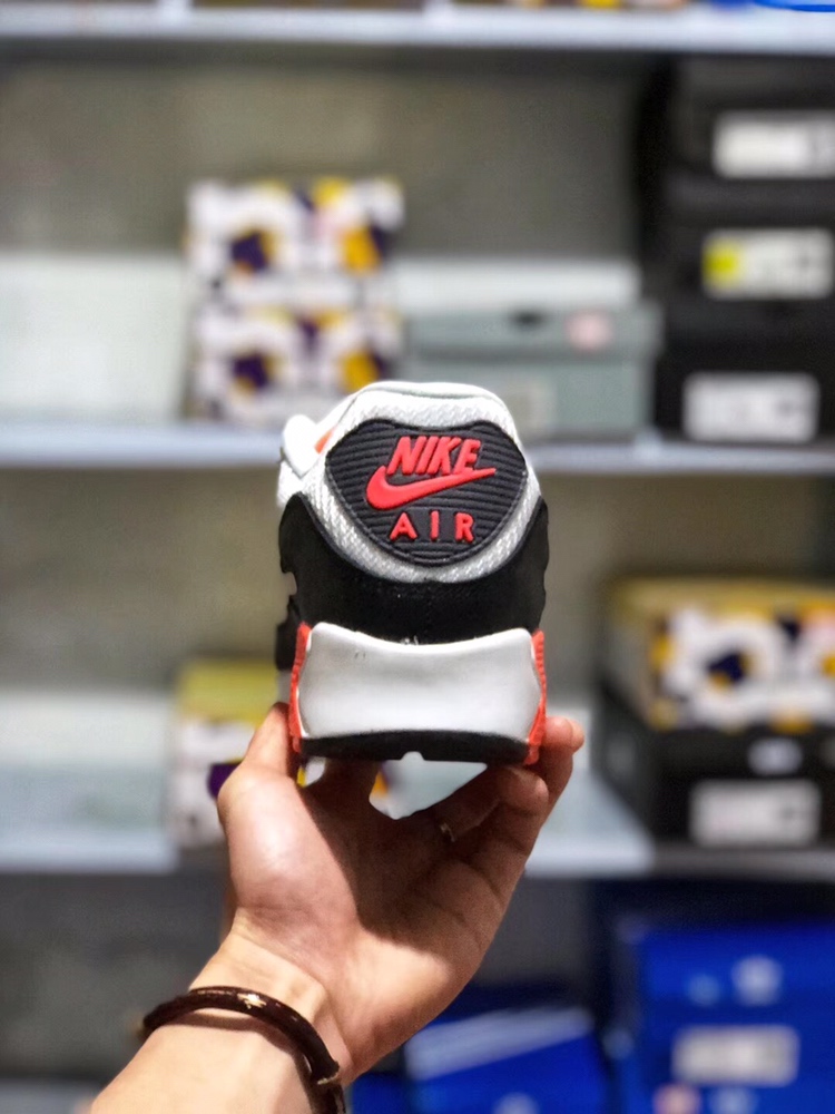 150  支持放店 本地取 <br />公司级真标半码真气垫头层材料 Nike Air Max90 Essential 原盒原标 平台代购指定版本 男鞋透气网面 气垫跑鞋。<br />40 40.5 41 42 42.5 43 44 44.5 45