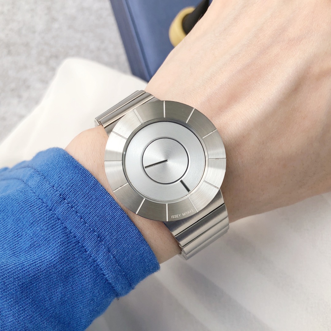 Часы Issey Miyake
