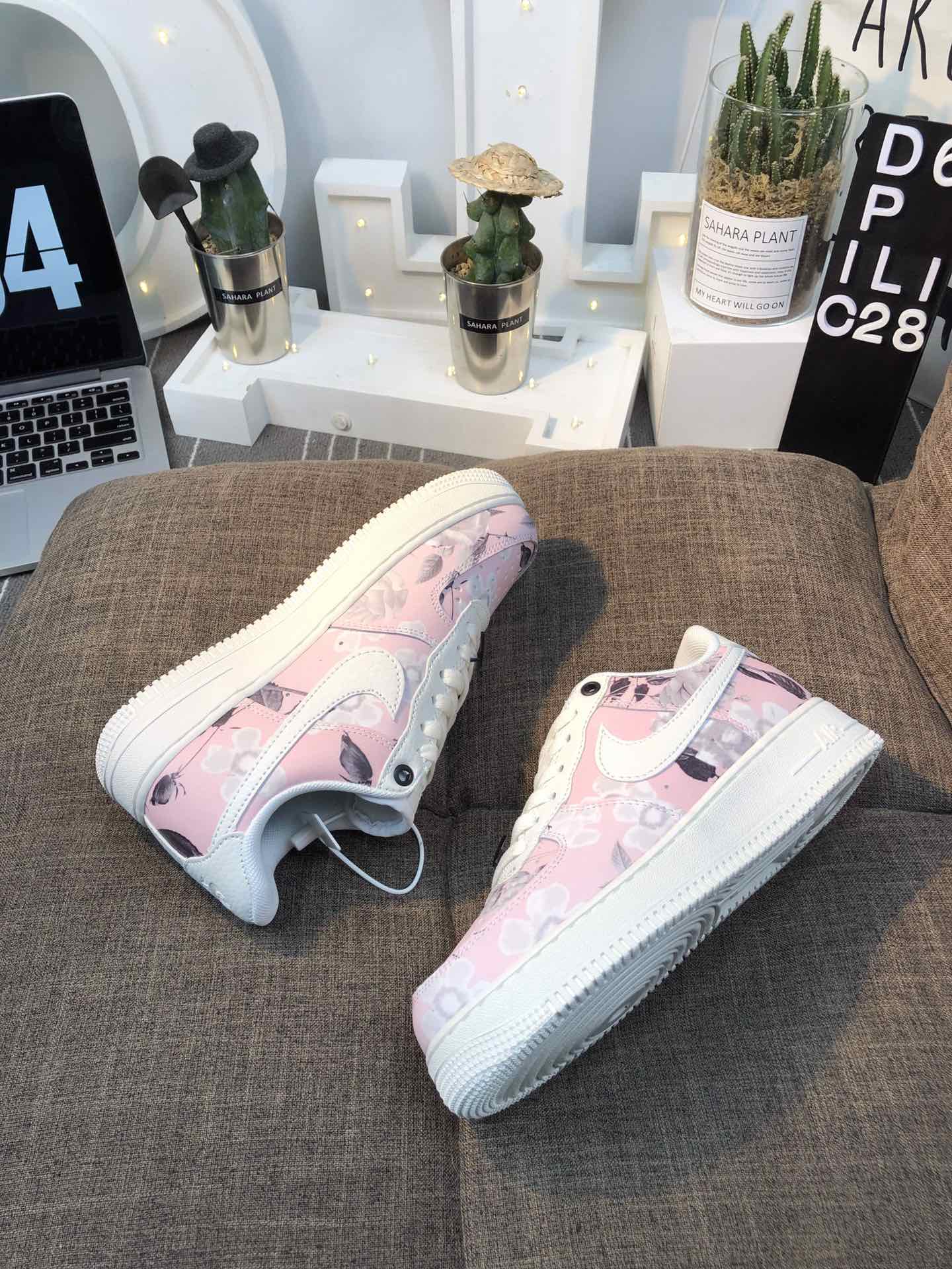 120  公司级 Nike Air Force 1 AF1 白灰花卉女子低帮空军一号板鞋 36 36.5 37.5 38 38.5 39 40