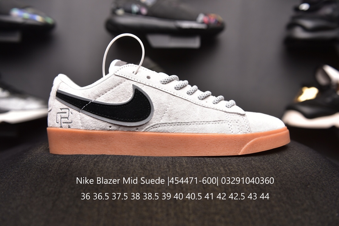 160爆款颜色<br />Nike Blazer SB  x Reigning Champ 卫冕冠军 <br />后跟皮革稳定出印有 Reigning Champ 的品牌 3M反光融入，表明自己联名鞋款的身份！ <br />官方货号:454471 900  <br />SIZE：36-44