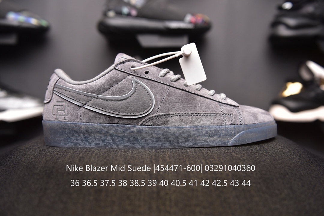 160爆款颜色<br />Nike Blazer SB  x Reigning Champ 卫冕冠军 <br />后跟皮革稳定出印有 Reigning Champ 的品牌 3M反光融入，表明自己联名鞋款的身份！ <br />官方货号:454471 900  <br />SIZE：36-44