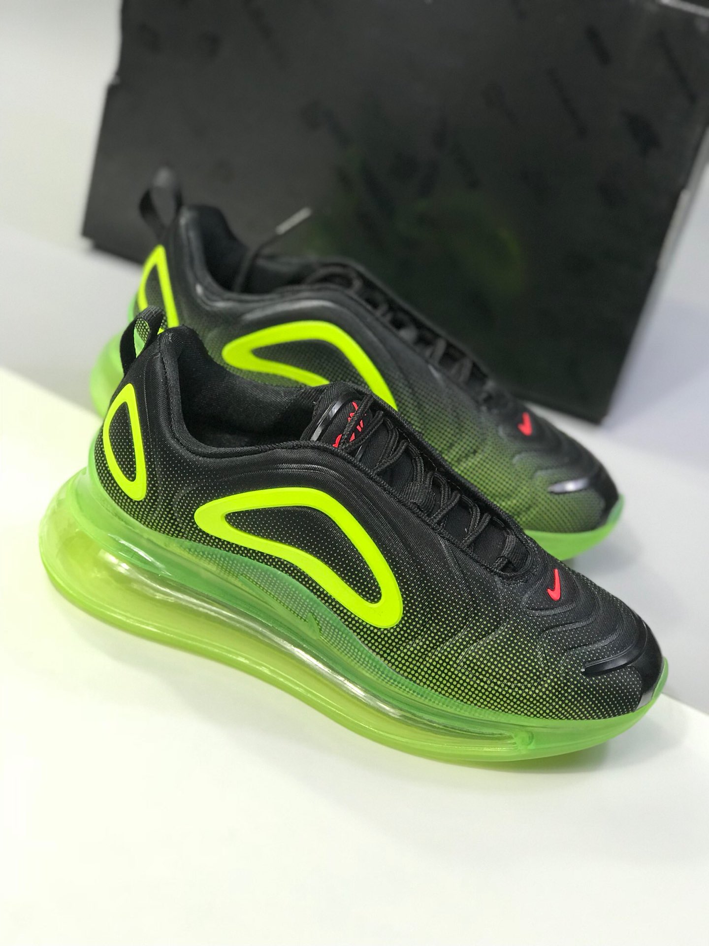 180目前最顶级720 司级小潘底 耐克 Nike Air Max 720 天眼 气垫部分的全新升级 采用全掌一体式设计