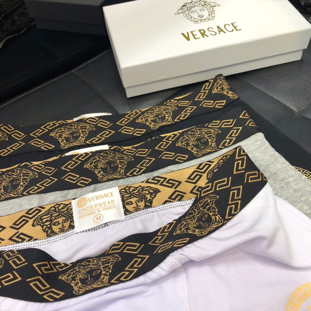 🔥🔥🔥VERSACE （范思哲）专柜同款男士内裤，官网在售。纯棉布面料，柔软舒适亲肤，精准车工剪裁，尺码
